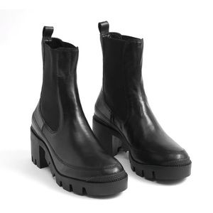 NEW IN BOX Schutz Karissa Boot 7.5 SOLD OUT